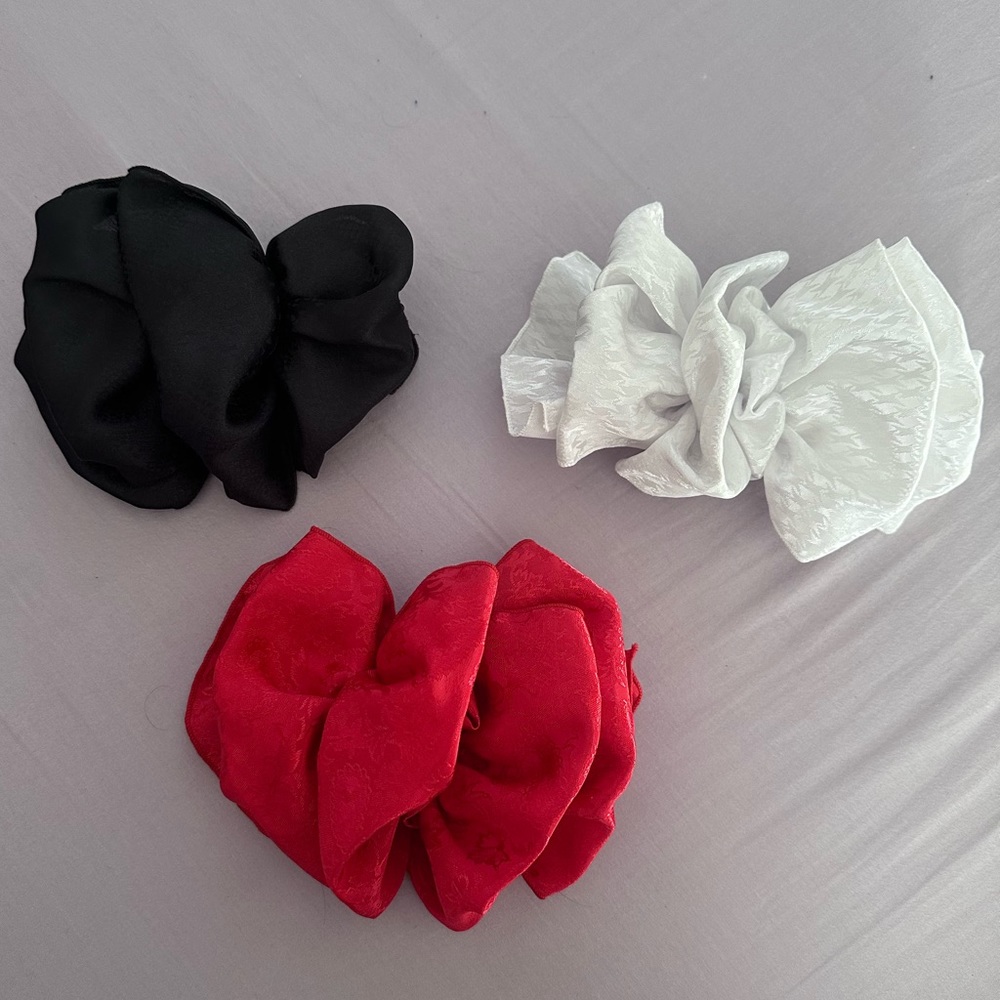 ❣️🖤 1980's Vintage Large Satin Hair Bows - Set of 3